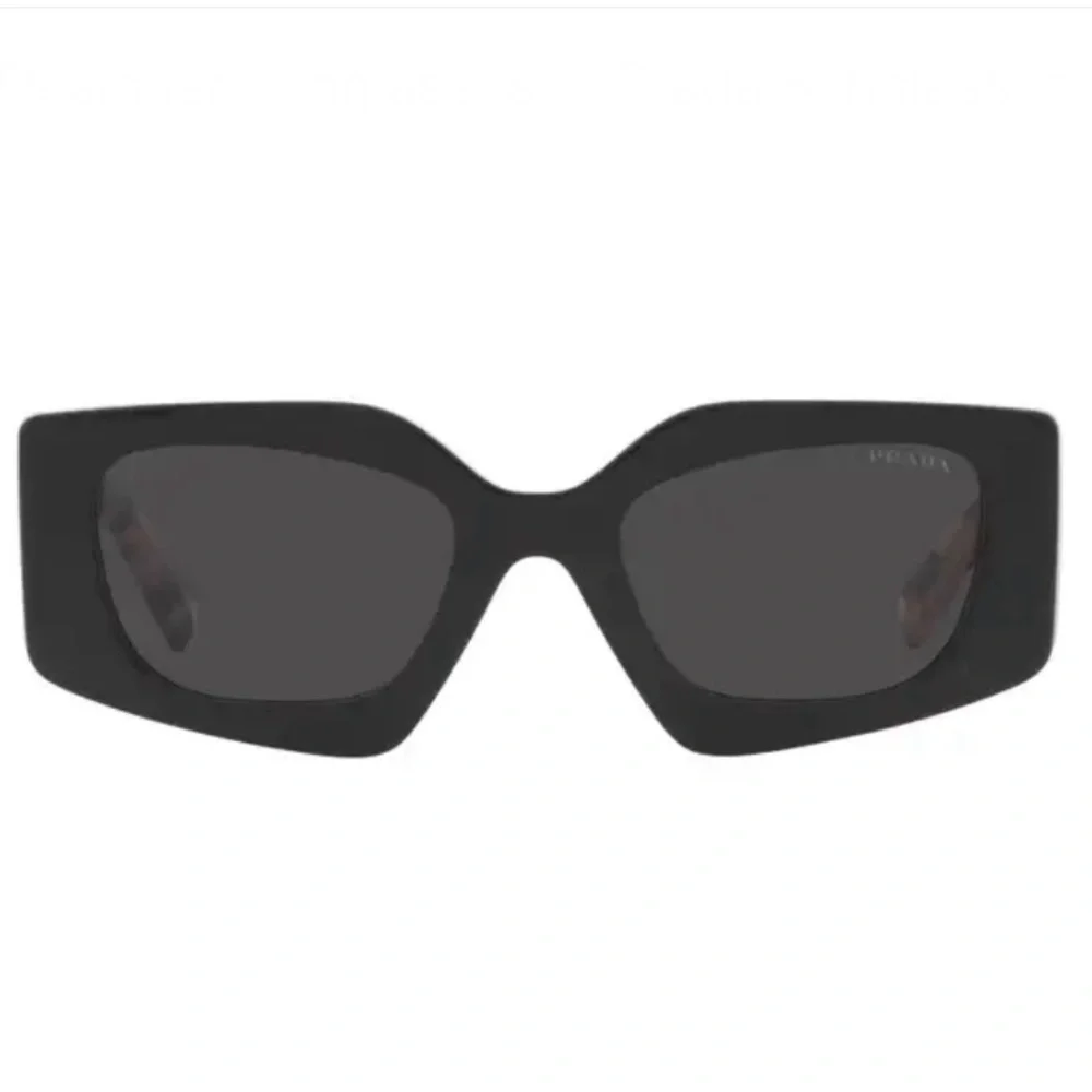 [authentic] Prada Sunglasses - Picture 12 of 15